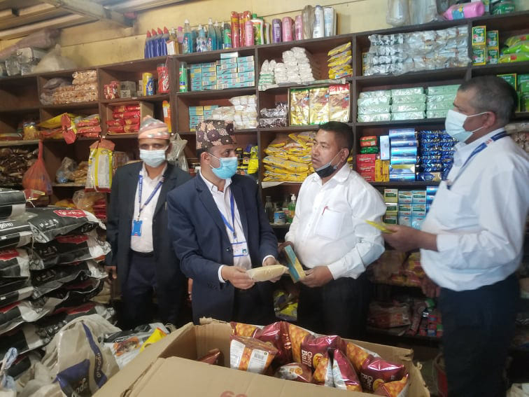 बजार अनुगमन चामल लगायत सामान जफत, नगद जरिवाना, अखाद्य वस्तु नष्ट